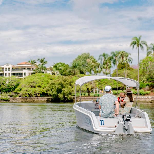 Three-Hour Electric Boat Hire Along Brisbane River for Up to Eight People 1