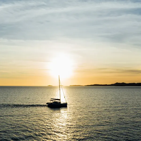 Portland Roads – Sailing the Whitsundays, Whitsundays, Queensland 6