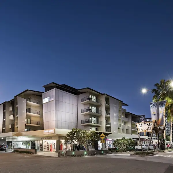 Grand Hotel and Apartments Townsville, South Townsville, Australia 1