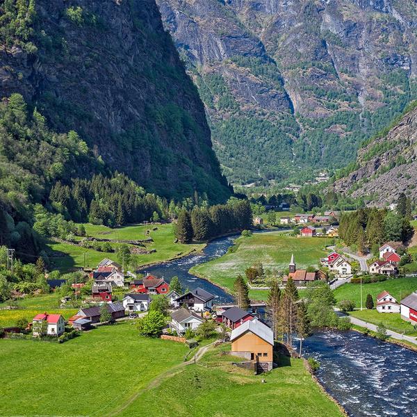 Norway Summer Fjords Discovery with Flam Railway Journey & Scenic Atlantic Road by Luxury Escapes Tours 7