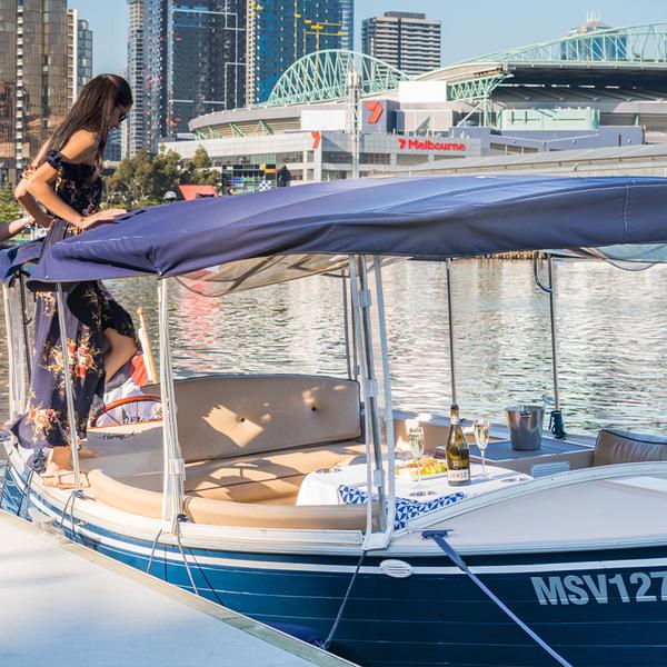 Melbourne: Two-Hour Self-Drive Electric Boat Hire on the Yarra River for Up to Ten Passengers 2