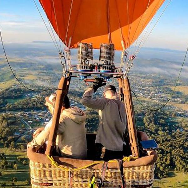 Breathtaking Sunrise Hot Air Balloon Flight with Gourmet Breakfast & Sparkling Wine Tasting 5