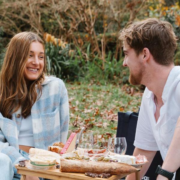 Canberra: Interactive Mystery Picnic in South of Lake Burley Griffin for Two  1