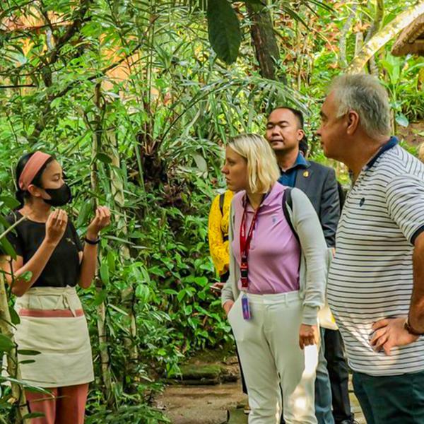 Private Ubud Foodie Tour with Lunch, Visit to Coffee Plantation & Street Food Tasting 5