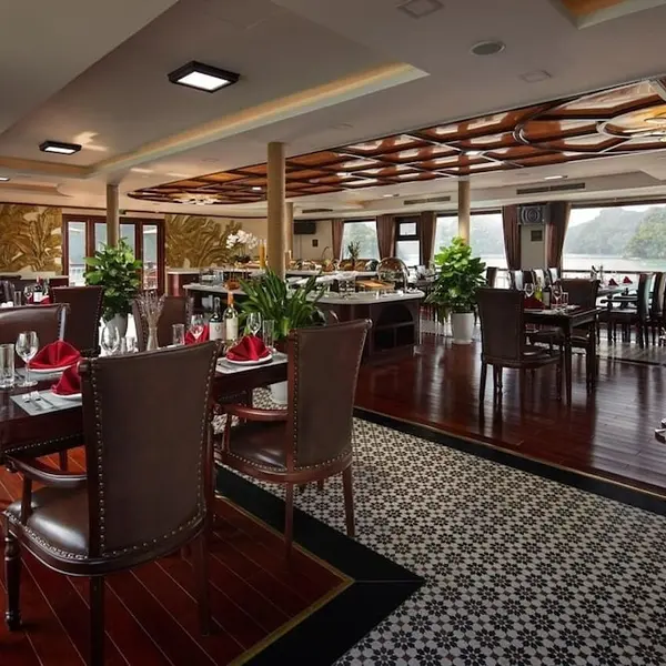 Dora Cruise, Ha Long, Vietnam 5
