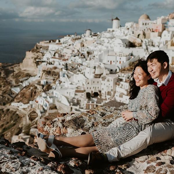 Santorini: Exclusive Professional Photoshoot Packages at Your Chosen Location with Edited Photo Gallery 1