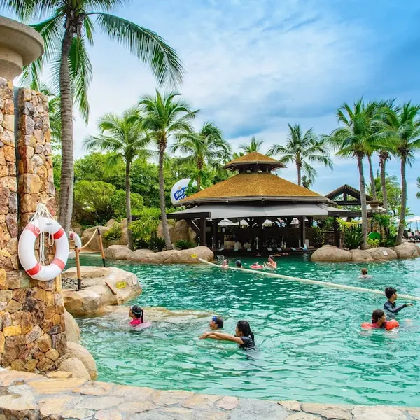 Centara Grand Mirage Beach Resort Pattaya, Pattaya, Thailand 5