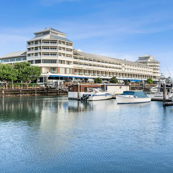 Shangri-La Hotel, The Marina, Cairns, Cairns, Queensland 1