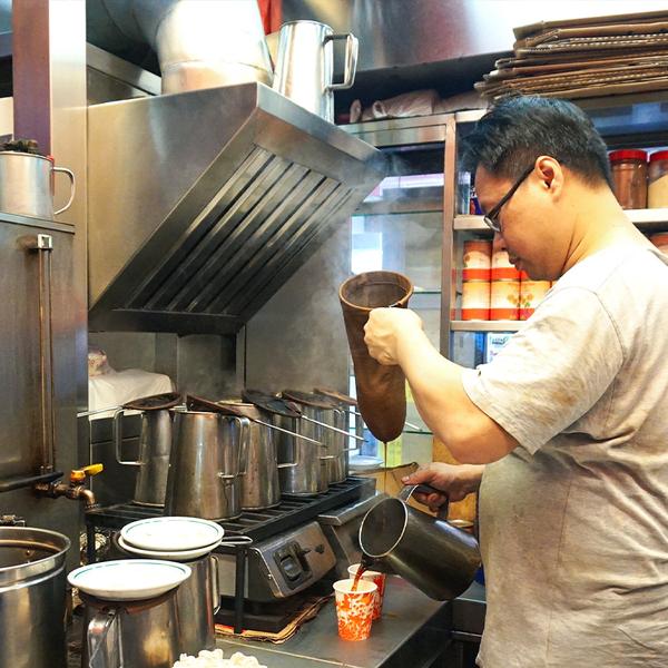 Indulge in a Four-Hour Small-Group Hong Kong Island Foodie Tour with Local Guide & Tastings 4