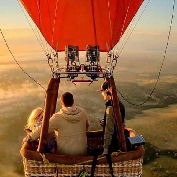 Breathtaking Sunrise Hot Air Balloon Flight with Gourmet Breakfast & Sparkling Wine Tasting 1