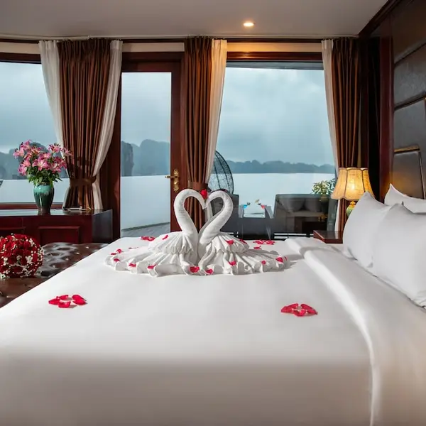 Dora Cruise, Ha Long, Vietnam 3