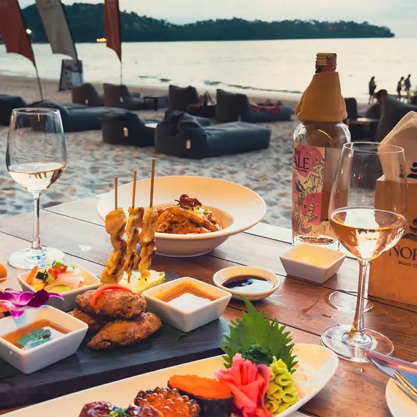 Amora Beach Resort Phuket, Phuket, Thailand 7