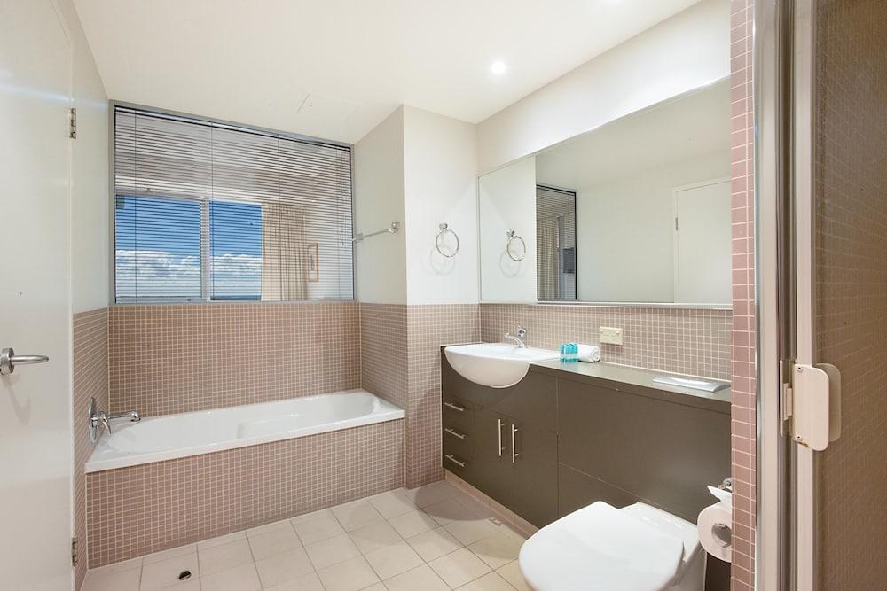 image 7 at Grand Apartments by 360 Marine Parade Labrador QLD Queensland 4215 Australia