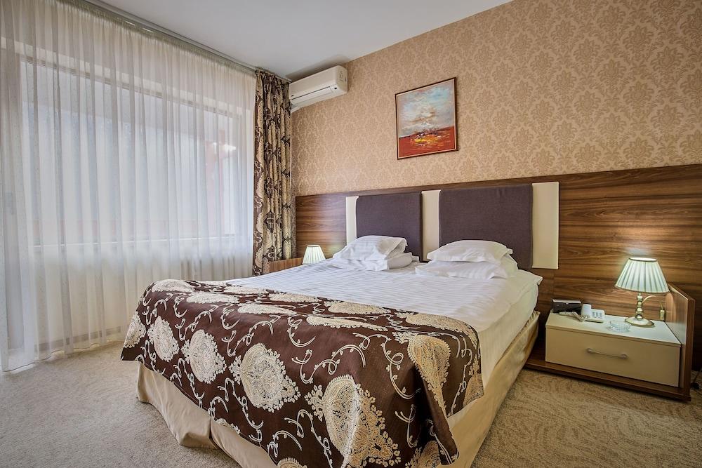 image 3 at Hotel Sinaia by Bulevardul Carol I no 8 Sinaia 106100 Romania