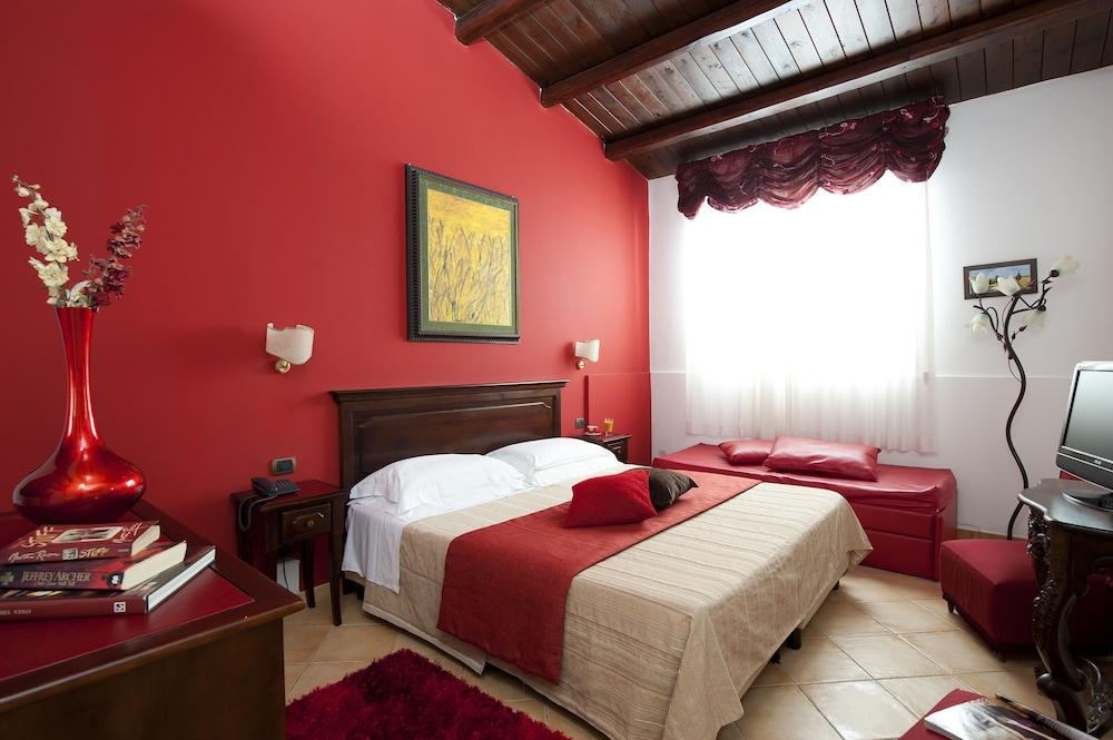 image 3 at Charme Hotel Villa Principe di Fitalia by Via Traversa Tonnara di Terrauzza, 38 Syracuse SR 96100 Italy