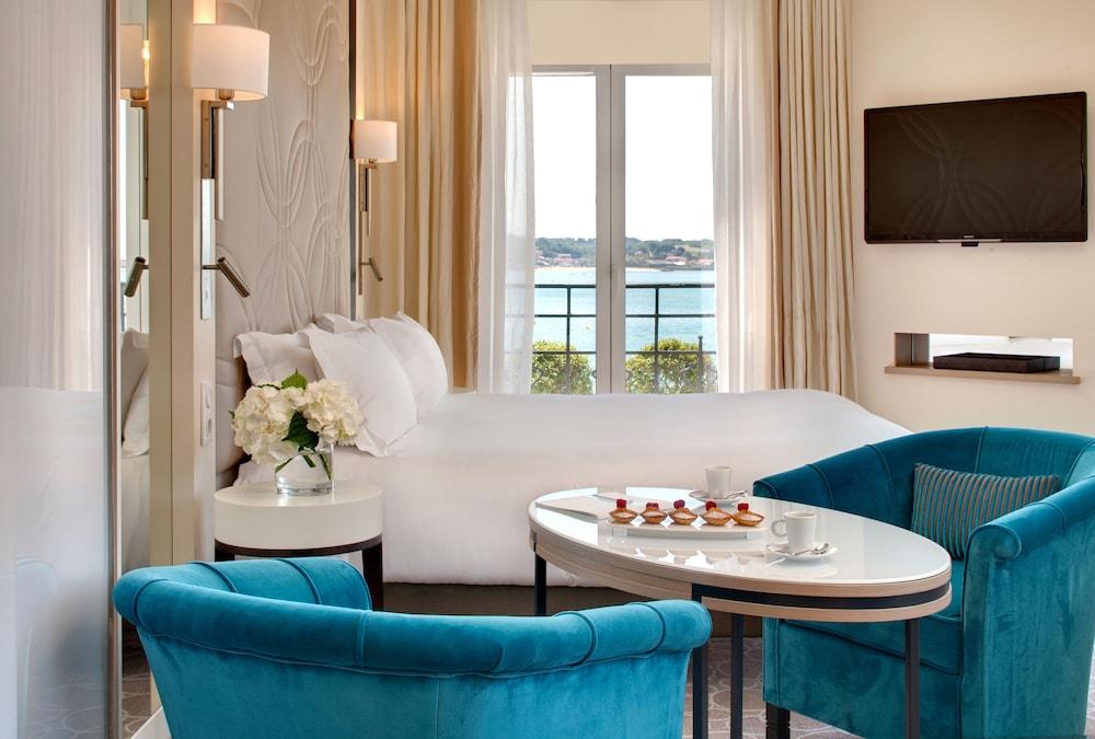 image 1 at Grand Hôtel Thalasso et Spa by 43 Boulevard Thiers Saint-Jean-de-Luz Pyrenees-Atlantiques 64500 France