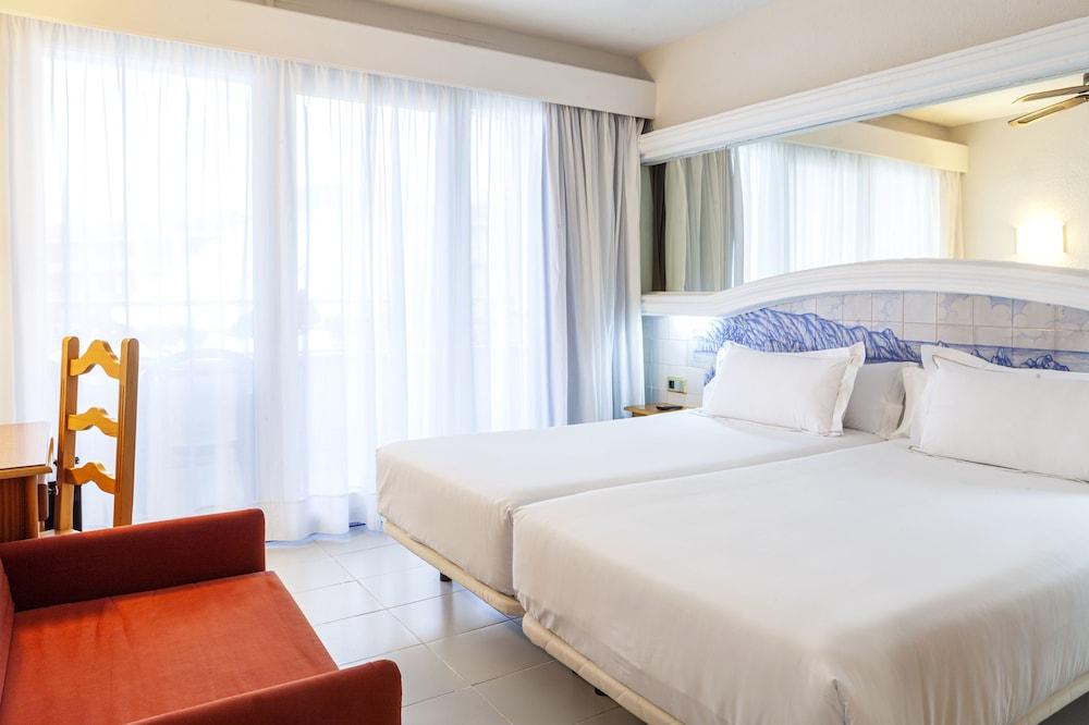 image 1 at Playasol Aquapark & Spa Hotel by Avenida de las Gaviotas, s/n Roquetas de Mar Almeria 64740 Spain