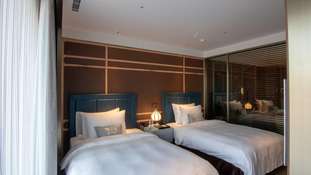 image 3 at H2O Hotel by No.366, Minghua Rd. Gushan Dist. Kaohsiung 80453 Taiwan