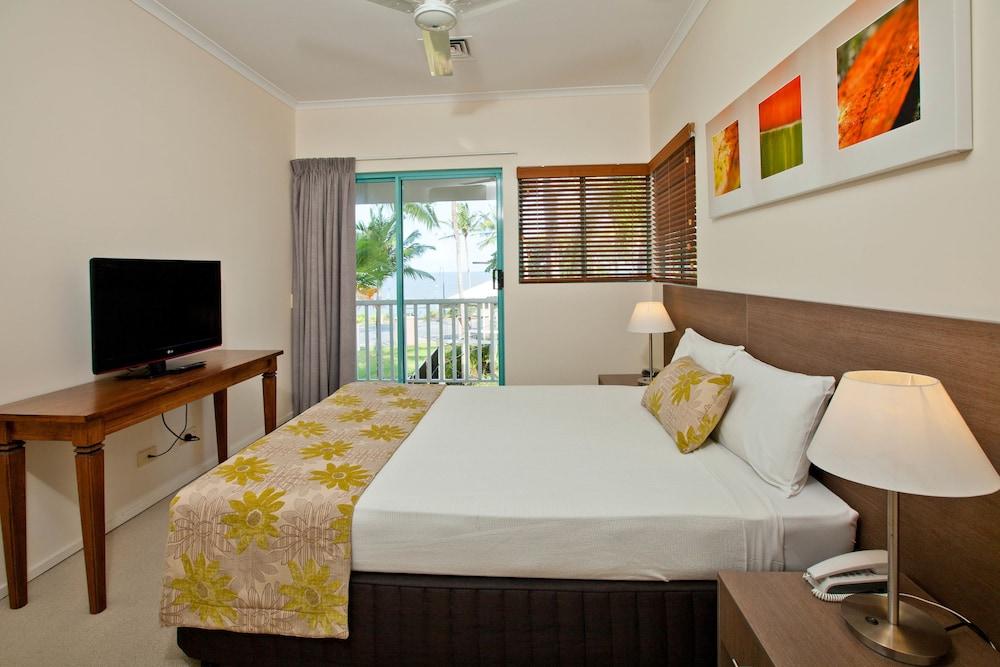 image 1 at Coral Sands Resort by Cnr Trinity Beach Rd & Vasey Esplanade Trinity Beach QLD Queensland 4879 Australia