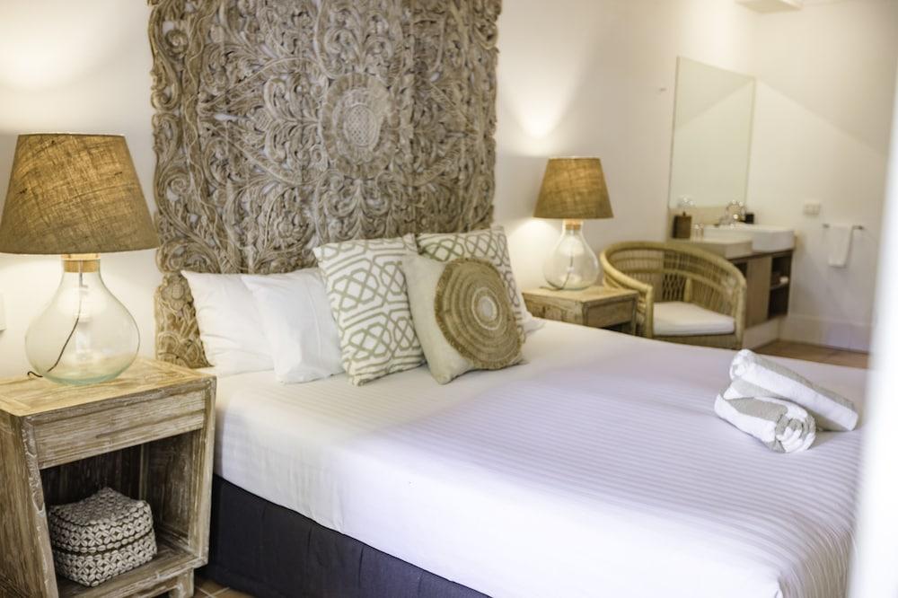 image 2 at The Reef House Boutique Hotel and Spa -  Adults Only by 99 Williams Esplanade Palm Cove QLD Queensland 4879 Australia