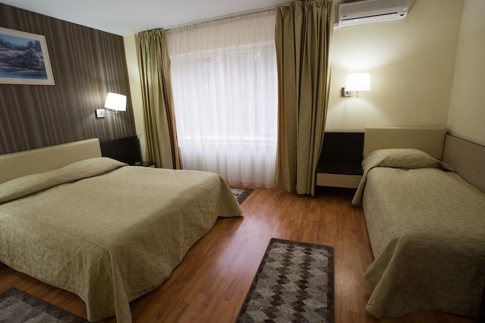 image 2 at Hotel Sinaia by Bulevardul Carol I no 8 Sinaia 106100 Romania