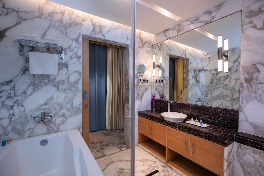 image 5 at Radisson Blu Marina Hotel Connaught Place by G-59 Connaught Place New Delhi Delhi N.C.R 110001 India