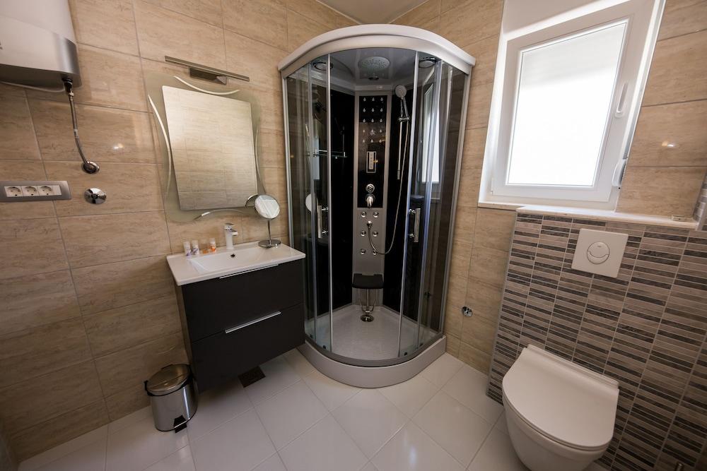 image 8 at Villa Hedonist by Put Carijica 54 a Seget 212218 Croatia