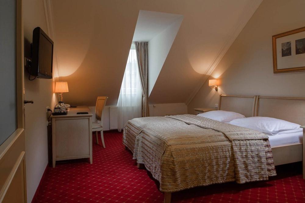 image 2 at Spa Hotel Schlosspark by Kolma 13 - 19 Karlovy Vary 360 01 Czech Republic