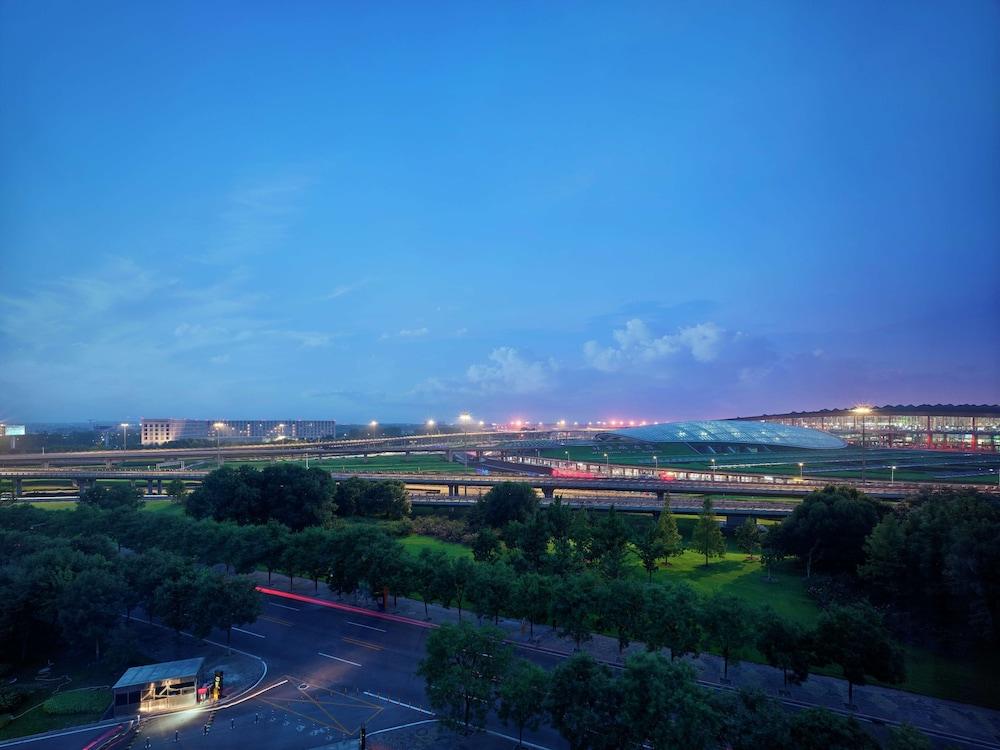 image 4 at Hilton Beijing Capital Airport by Terminal 3, 1 Sanjing Road Beijing Beijing 100621 China