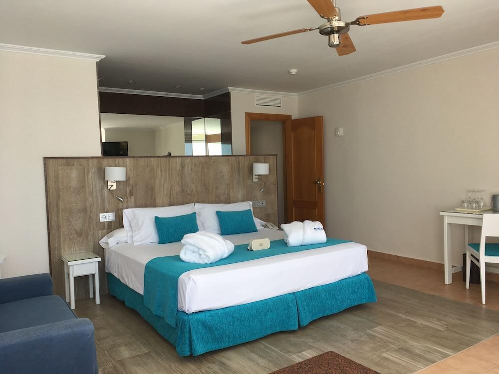 image 1 at Playasol Aquapark & Spa Hotel by Avenida de las Gaviotas, s/n Roquetas de Mar Almeria 64740 Spain