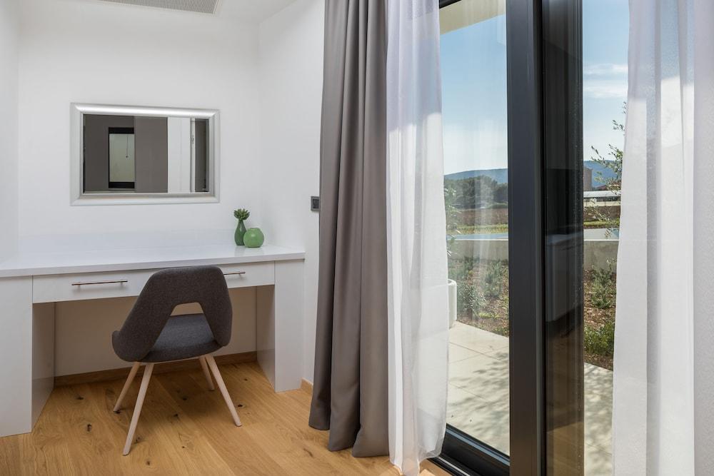 image 9 at Villas Baotic by Ulica Hrvatskih Zrtava 410 Seget Split-Dalmatia 10040 Croatia