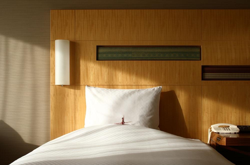 image 3 at Hotel Okura Fukuoka by 3-2 Shimokawabata-machi Hakata-ku Fukuoka Fukuoka-ken 812-0027 Japan