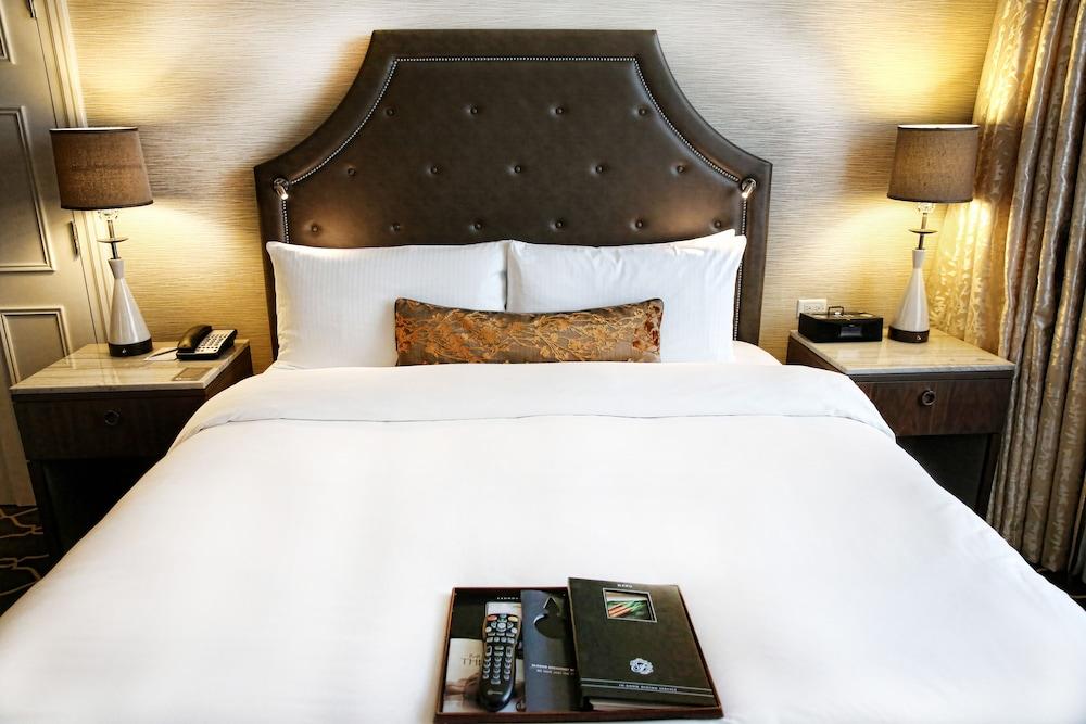 image 2 at The Fairmont Palliser by 133 9th Avenue SW Calgary AB Alberta T2P 2M3 Canada