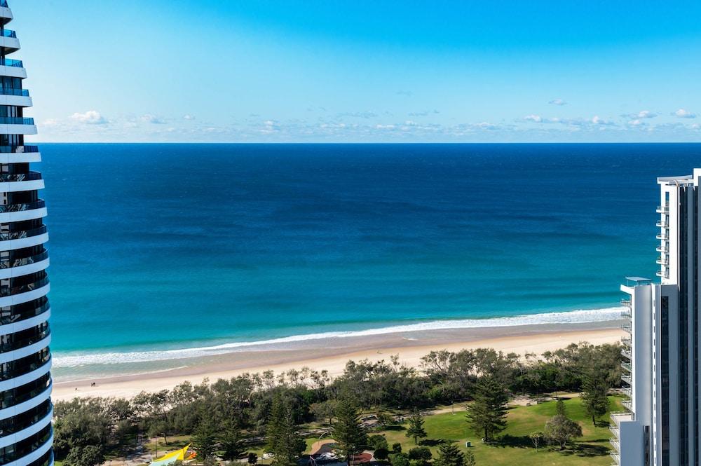 image 9 at Peppers Broadbeach by 21 Elizabeth Ave Broadbeach QLD Queensland 4218 Australia