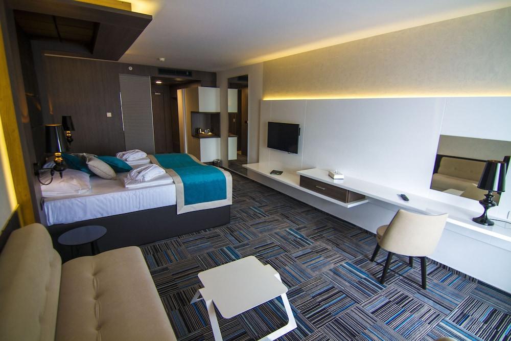 image 7 at Hotel Hills Congress & Termal Spa Resort by Butmirska cesta 18 Sarajevo 71000 Bosnia and Herzegovina