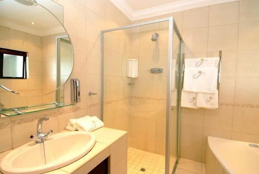 image 4 at Sanchia Luxury Guesthouse by 24 Savell Avenue, Glenashley Durban North KwaZulu-Natal 4051 South Africa