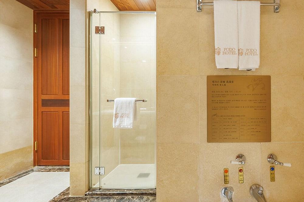image 6 at Podo Hotel by 863, Sallongnam-ro, Andeok-myeon Seogwipo Jeju Island 63525 South Korea