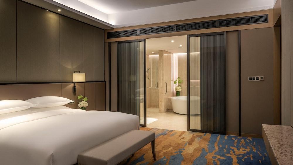 image 8 at InterContinental Wuhan, an IHG Hotel by No.666 Qingchuan Boulevard Hanyang District Wuhan Hubei 430052 China