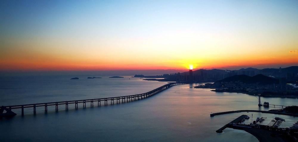 image 6 at Grand Hyatt Dalian by No. 33 C 3 Zone, Xinghai Square Shahekou District Dalian Liaoning 116001 China
