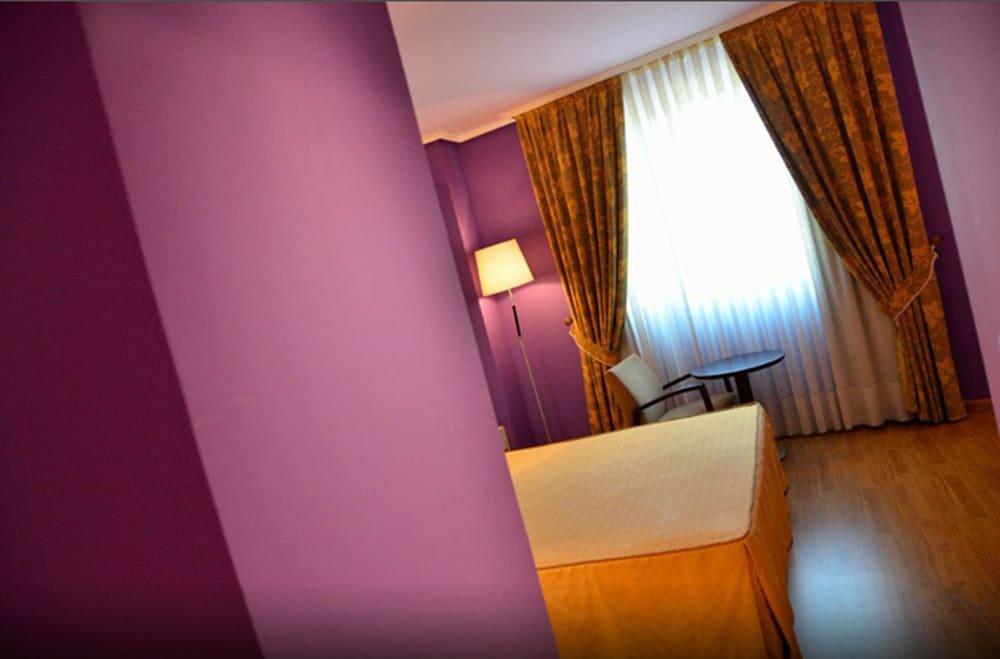 image 1 at Hotel Villa de Benavente by AVENIDA DE LAS AMERICAS,S/N Benavente 49600 Spain