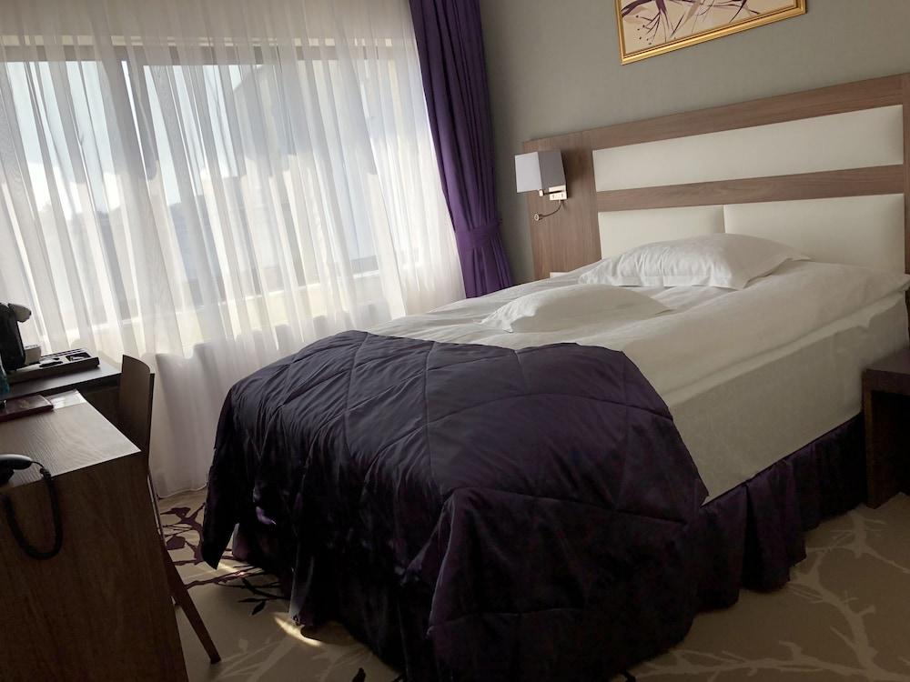 image 1 at Hotel New Belvedere by Str. Teilor nr. 6 Mangalia 905500 Romania
