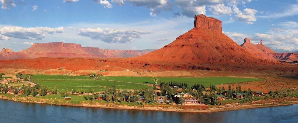 Best Luxury and 5 Star Hotels and Resorts in Moab Utah United