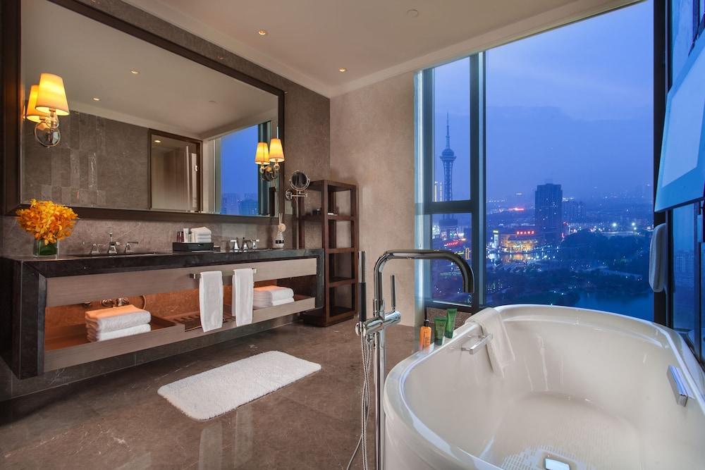 image 5 at Hilton Changzhou by 68 Hongbei Rd, Hutang Town Wujin District Changzhou Jiangsu 213161 China