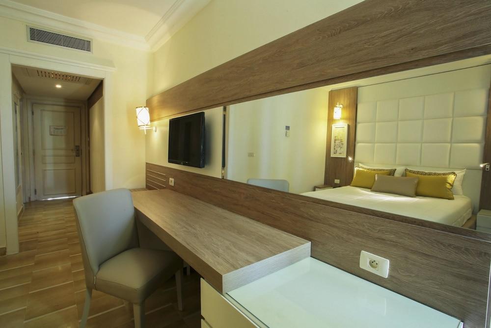 image 2 at Sentido Bellevue Park by B.P. 344 Port El Kantaoui 4089 Tunisia