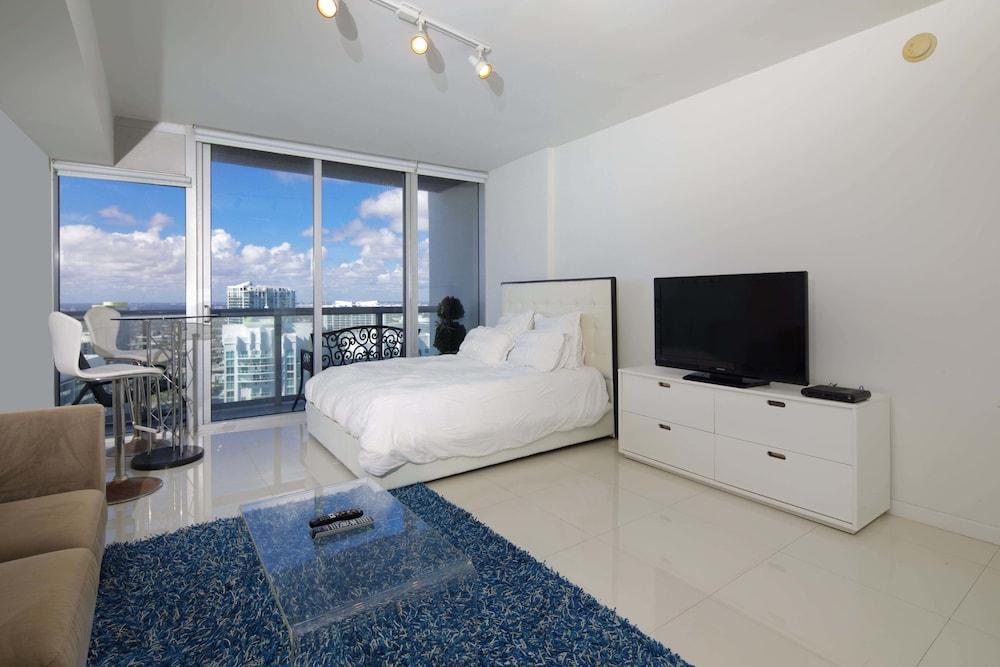 image 1 at Icon Residences by Flashstay by 485 Brickell Ave Miami FL Florida 33131 United States