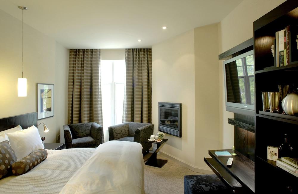 image 2 at The Shaw Club Hotel by 92 Picton Street Niagara-on-the-Lake ON Ontario L0S 1J0 Canada