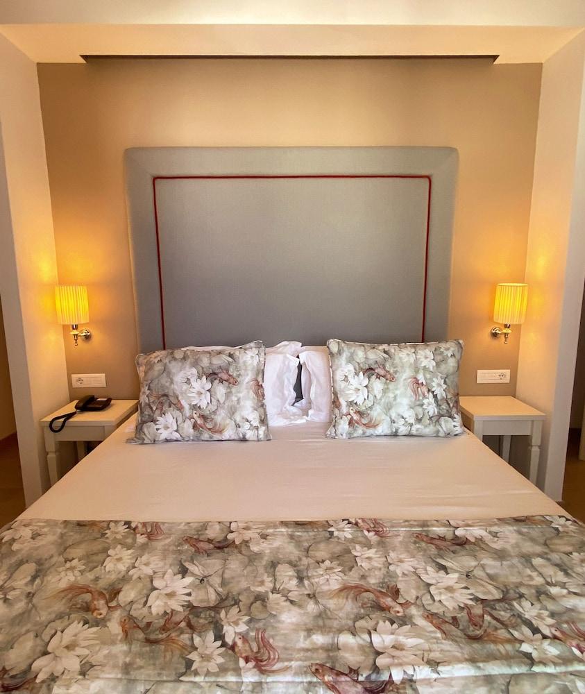 image 2 at Grand Hotel Cannigione by Monti Corru Cannigione Arzachena Olbia-Tempio 7021 Italy