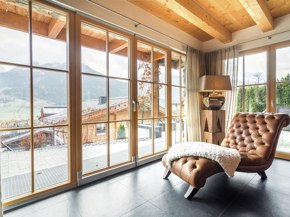 Chalet in Piesendorf With Sauna, Jacuzzi, Pool & Whirlpool