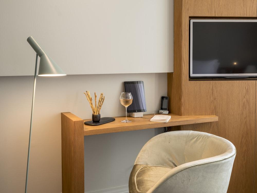 image 4 at Yndo Hotel by 108 rue Abbe de l'Epee Bordeaux Gironde 33000 France