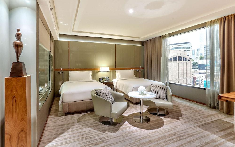 image 1 at Hilton Sukhumvit Bangkok by 11 Sukhumvit Soi 24 Khlong Ton, Khlong Toei Bangkok Bangkok 10110 Thailand